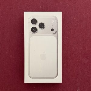 Apple iPhone 17 Pro BOX in White